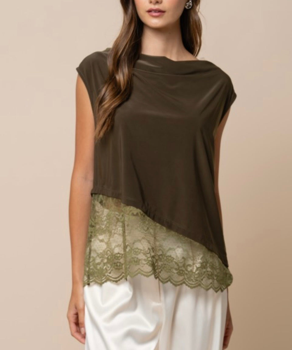 LACE BOAT NECK TOP