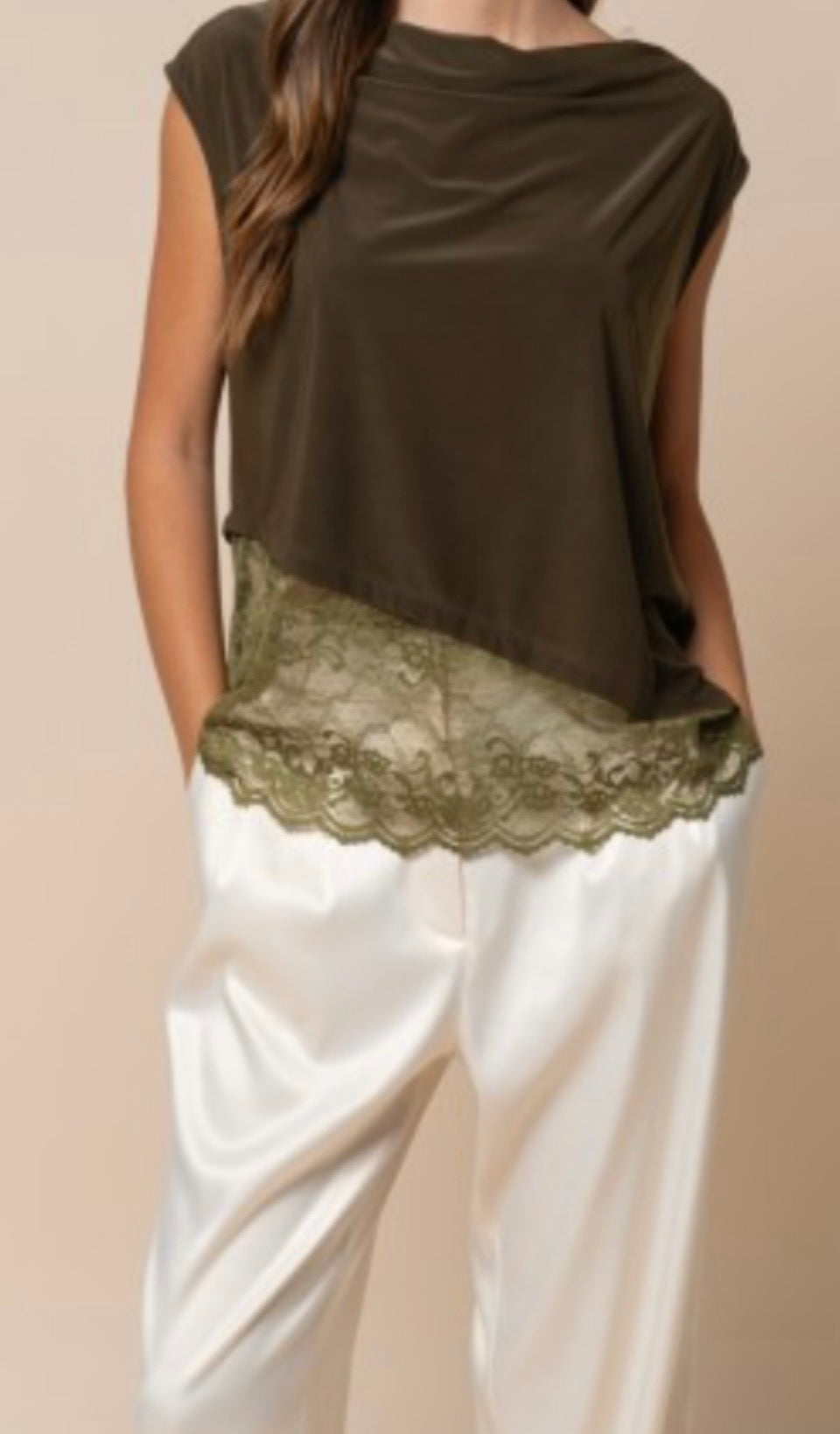 LACE BOAT NECK TOP