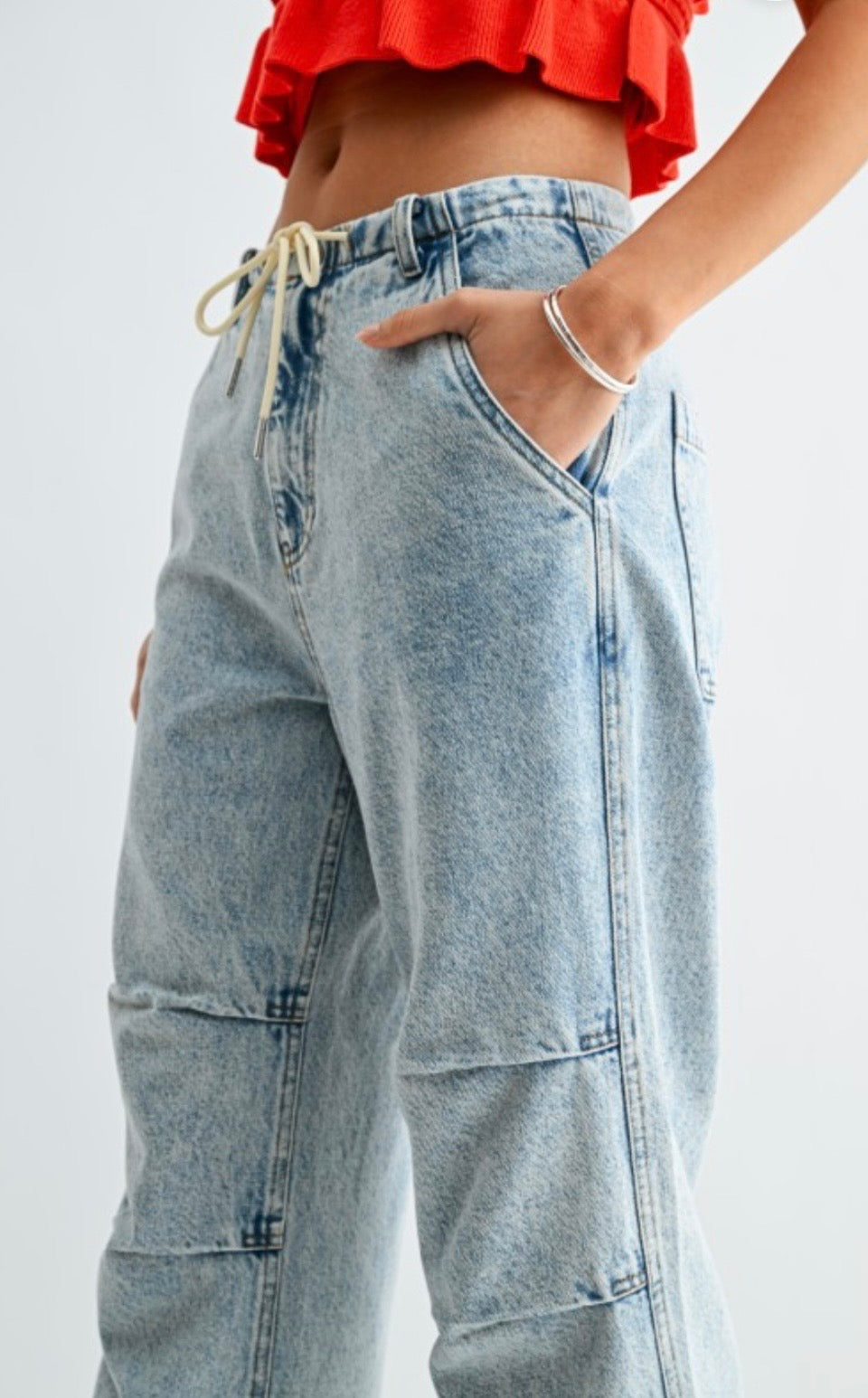 Relaxed Wide Leg Jeans